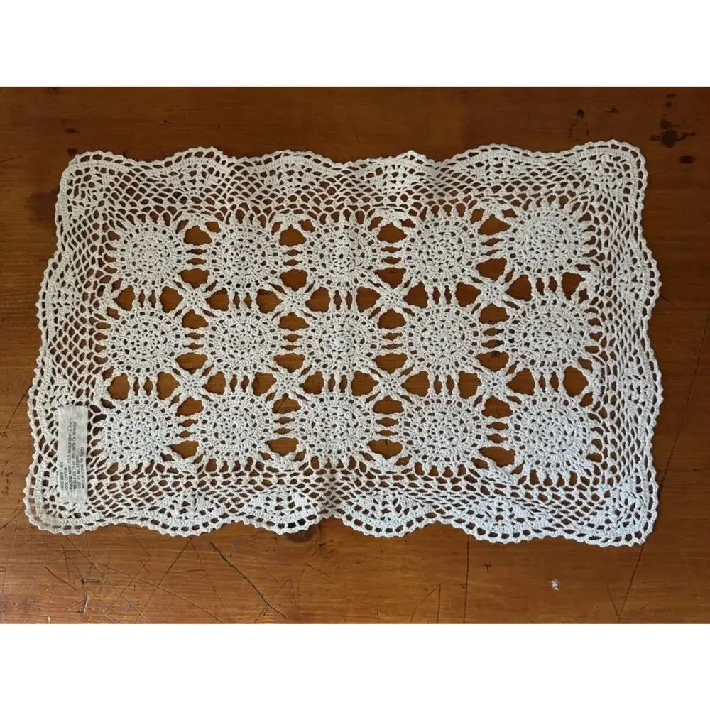 Vintage Lace Doily Set Metallic Thread Round & Rectangular Table Linens - Picture 5 of 14